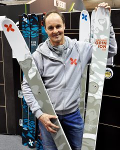 Paul Koller mit dem "Opinion" - ein Ski, in dem viele Meinungen und Wünsche stecken © Skiing Penguin